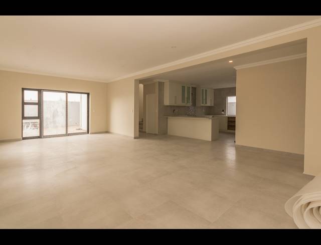 4 BEDROOM FREEHOLD FOR SALE IN PARKLANDS NORTH